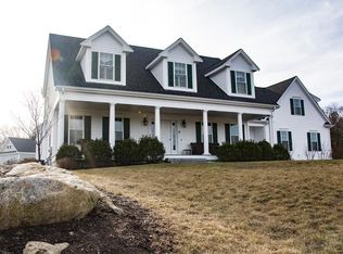 8 Lawton Ln, Foxboro, MA 02035