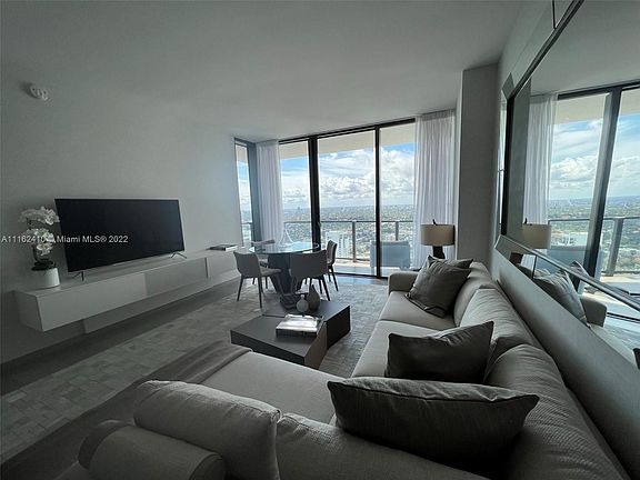 4th image of 88 SW 7th St APT 3506