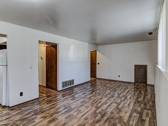 2nd image of 105 E Grand Ave APT 4