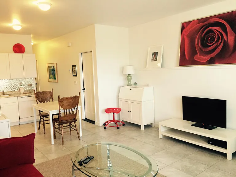 2726 Eldridge Ave #101 — Photo 9