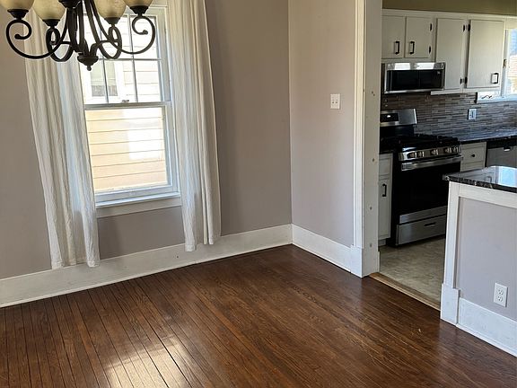 3rd image of 2310 Sunset Ave