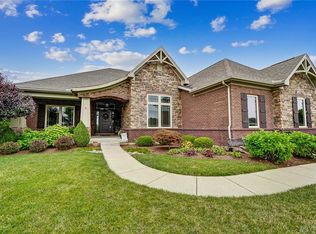 9385 Avingnon Way, Centerville, OH 45458