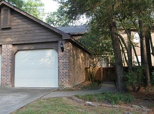 27 W Willowwood Ct, The Woodlands, TX 77381