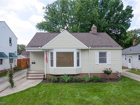 3rd image of 8111 Thornton Dr