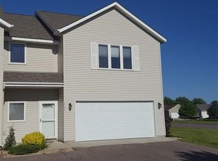 2100 Willow Trl, North Mankato, MN 56003