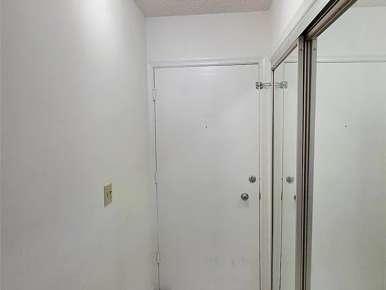 2230 NE 56th Pl #208 — Photo 7