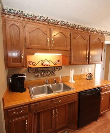 5th image of 225 Valley Ct