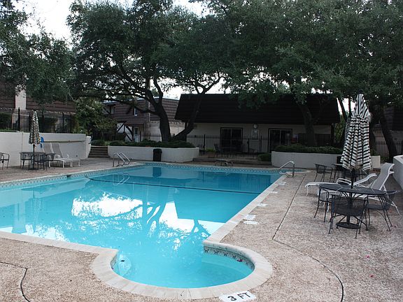 2nd image of 8715 Starcrest Dr