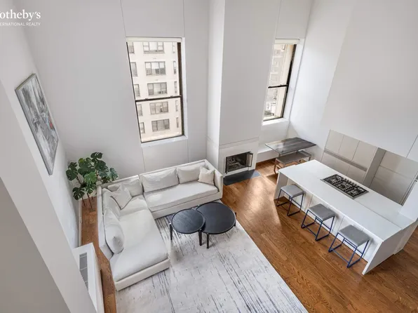 61 Irving Place 6C image 2 of 10