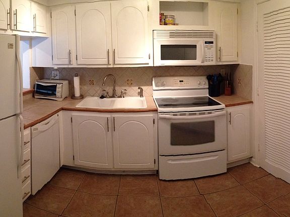 2nd image of 721 SE 1st Way APT 18