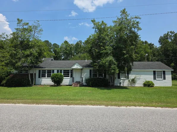 115 Rowes Pump Dr, Rowesville, SC 29133