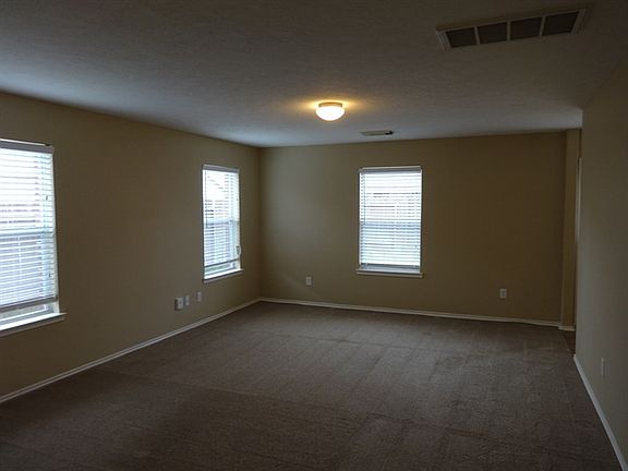 5th image of 2634 Royal Blue Dr