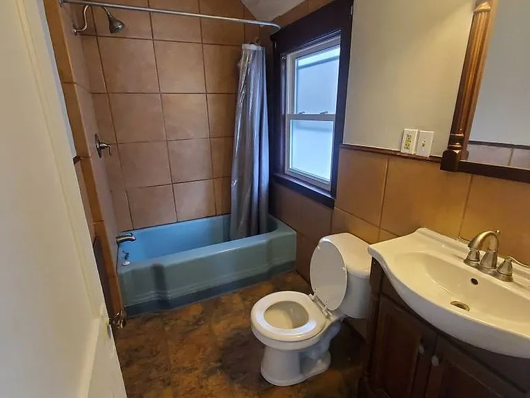 14205 Savannah Ave — Photo 1