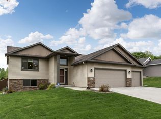 5093 Ridgeview Dr NW, Rochester, MN 55901
