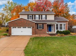 3555 Deerbrook Dr, Bettendorf, IA