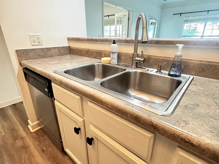 2304 Elliott Ave #103 — Photo 10