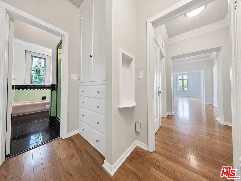 1314 N Hayworth Ave #303 — Photo 18