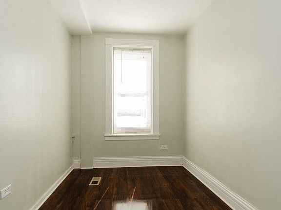 4th image of 10512 S Maryland Ave