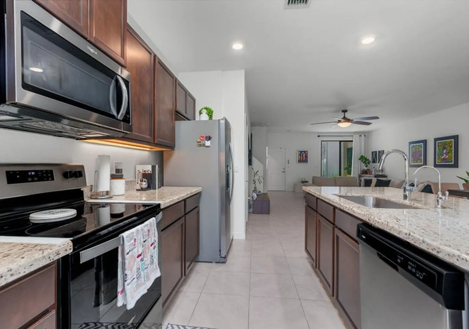527 NW 17th St — Photo 1