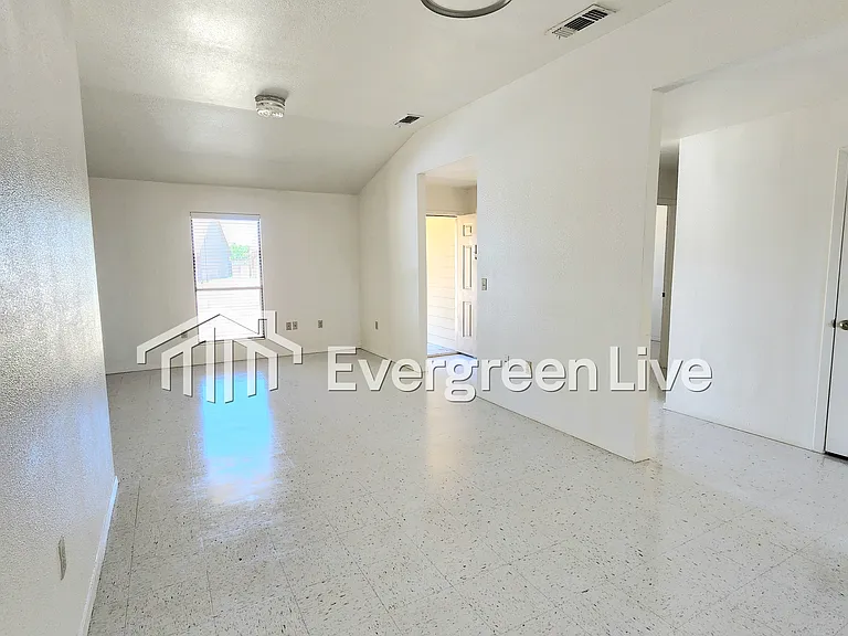 2263 Taos Ct — Photo 4