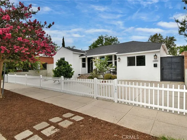 10455 Chandler Blvd, North Hollywood, CA 91601