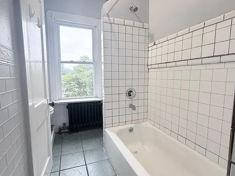 342-6 W Grand Ave #27E — Photo 7