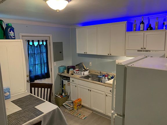 3rd image of 333 West Ln #A