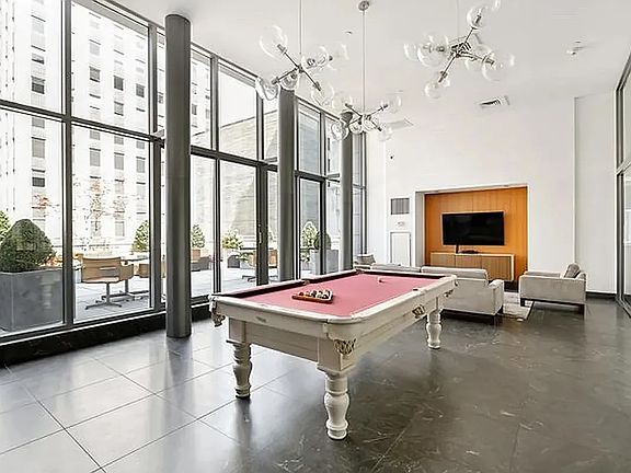 3rd image of 90 William St APT 4F