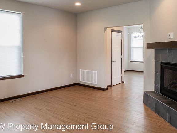 4th image of 3313 Oakes Ave Unit A