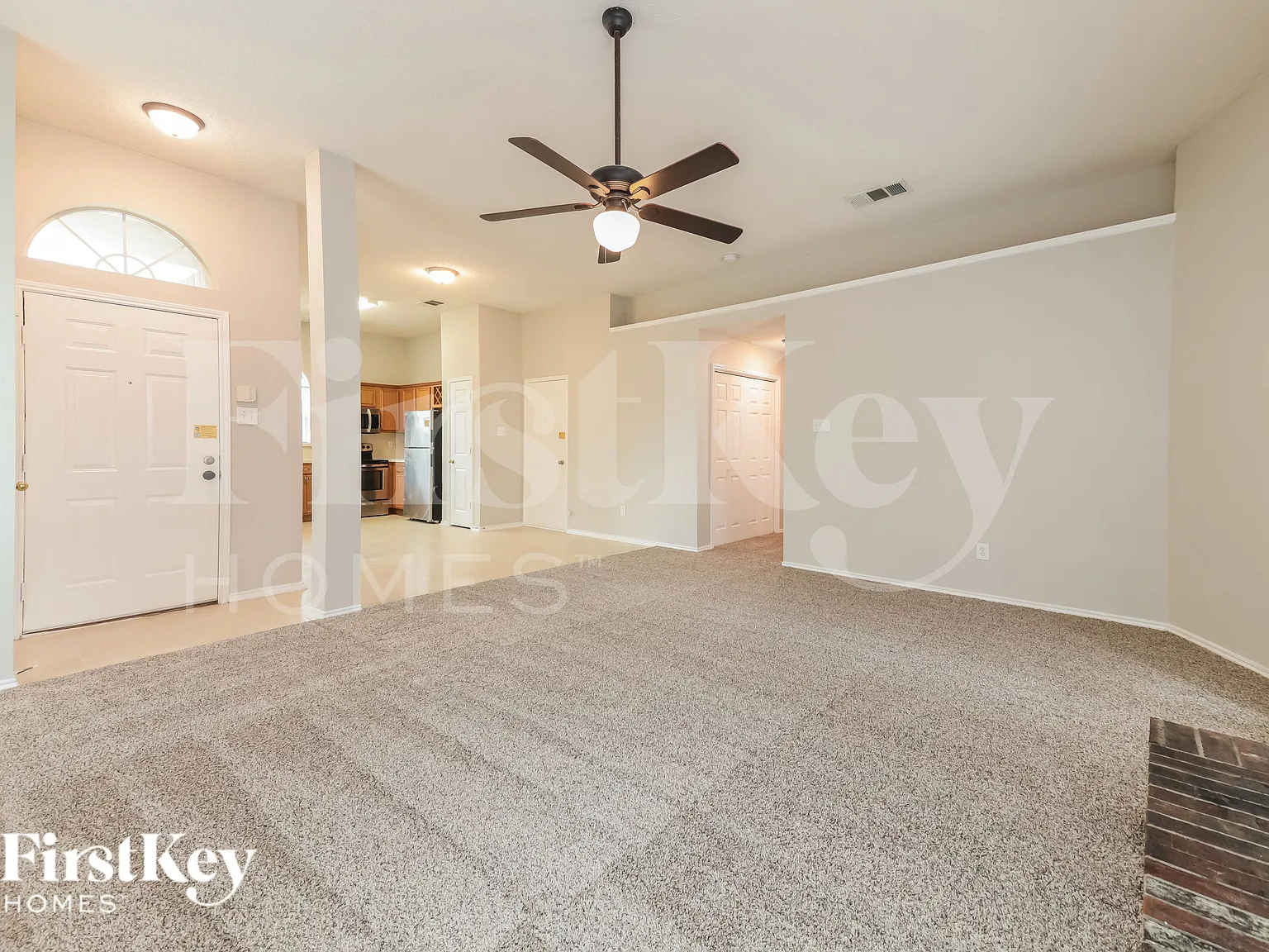 3 bed, 2.0 bath, 1220 sqft, $2,085 — Photo 4