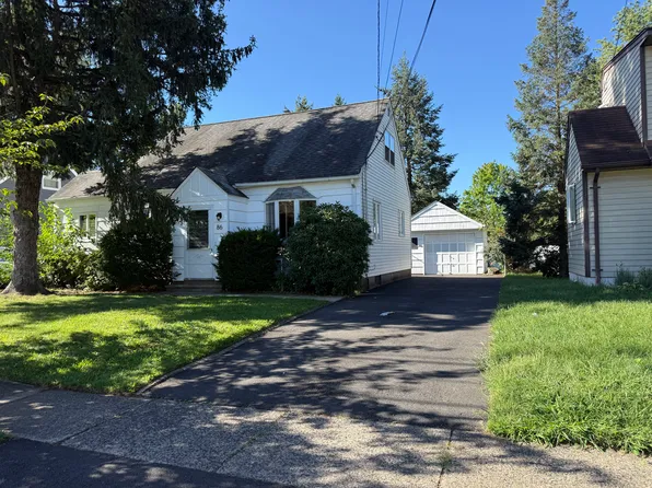 86 Sycamore Rd, Clifton, NJ 07012