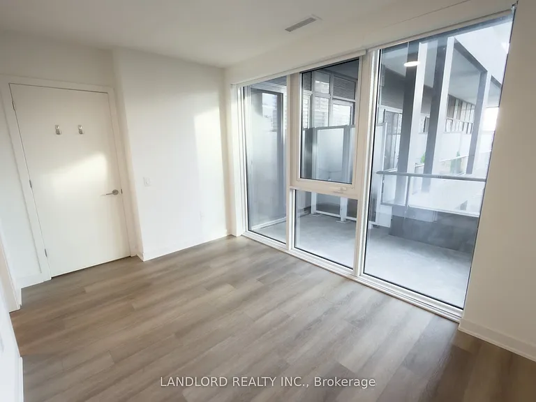 9 Tecumseth St #501 — Photo 11