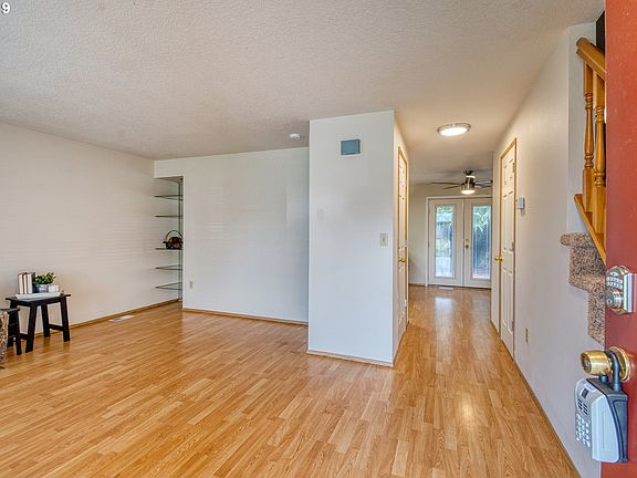5th image of 10015 NE 64th Ct