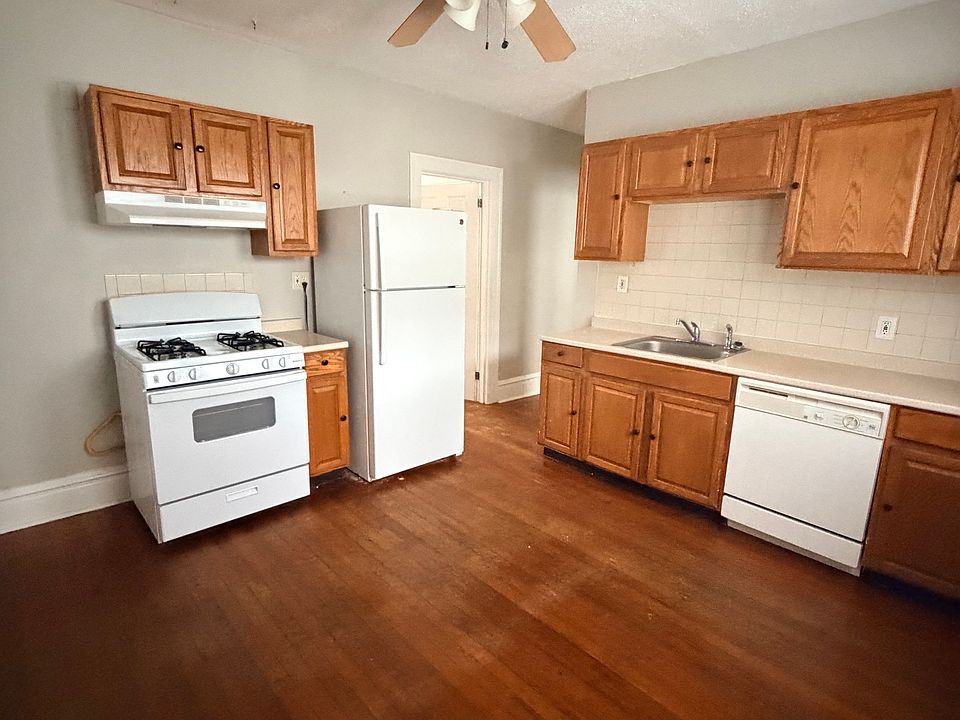 1st image of 64 Anthony St #1L-0