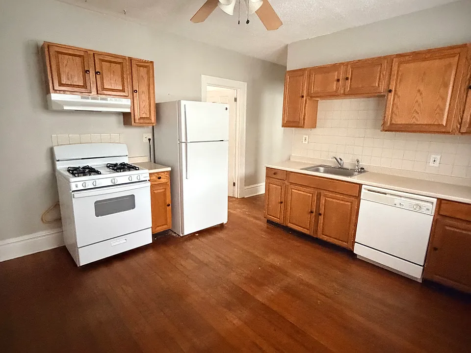 64 Anthony St #1L-0