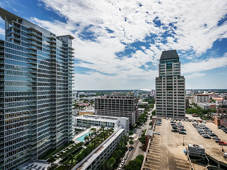 1 Beach Dr SE #2109 — Photo 17