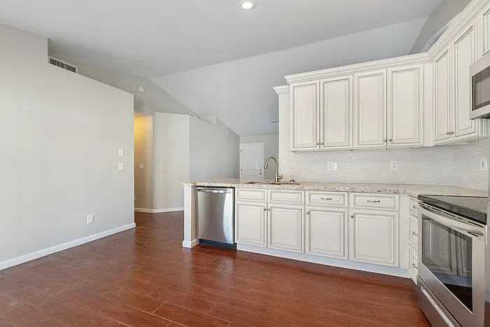 421 E Bart Dr — Photo 8