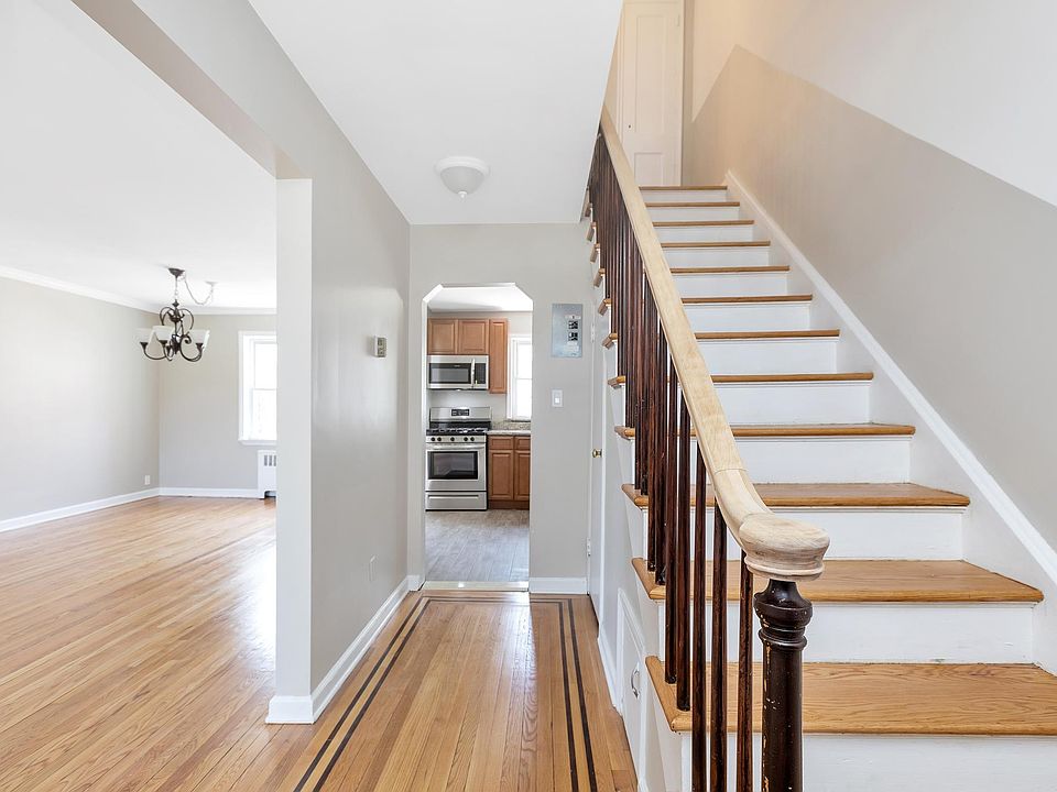 Newly refinished hardwoos floors and staircase!