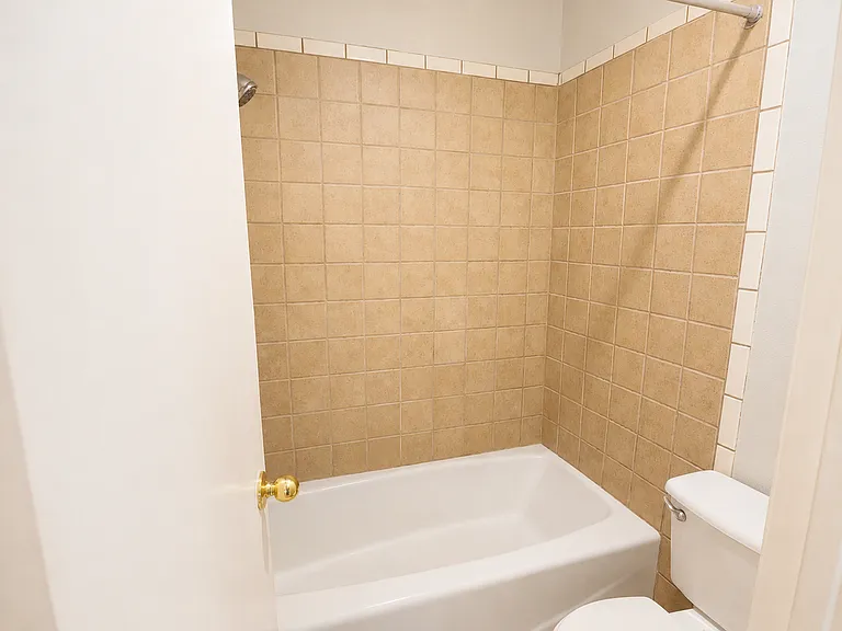 5201 Hedgewood Dr — Photo 11