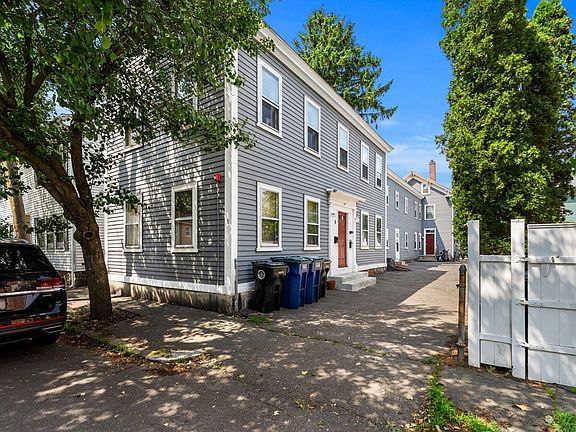 3rd image of 8 Saunders St