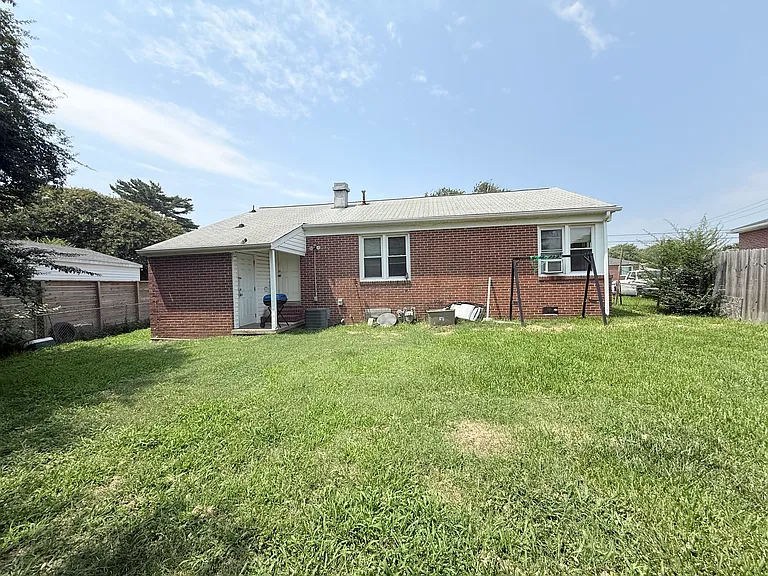 1530 Slater Ave — Photo 12