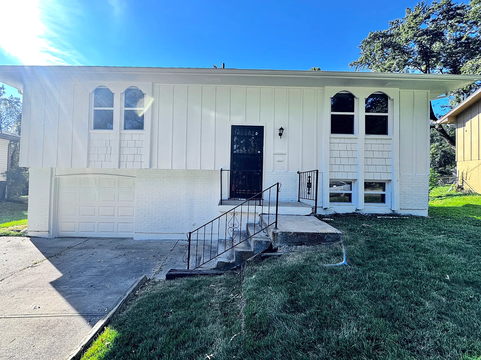 3 bed, 1200 sqft, $1,850 — Photo 1