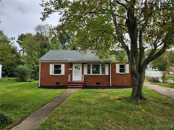 30 Eastlake Dr, Sandston, VA 23150