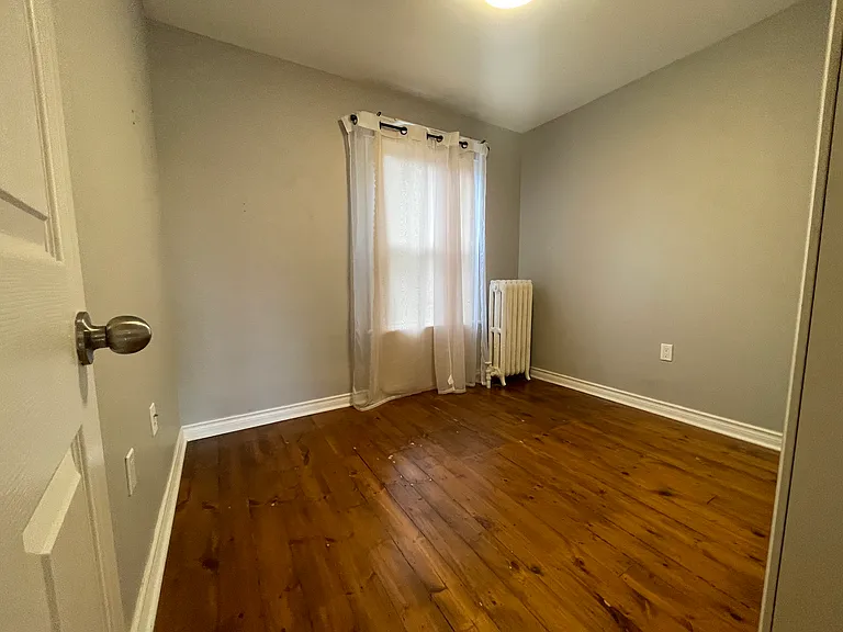 109 Spadina Ave #2 — Photo 9