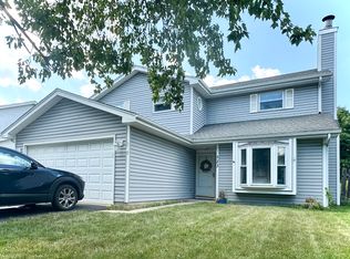 523 Springhill Cir, Naperville, IL 60563