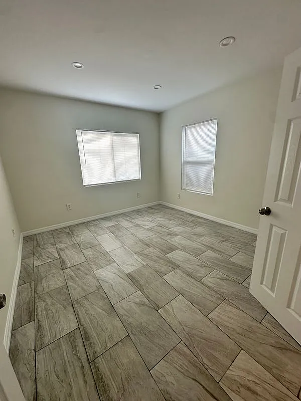 2 bed, 1.0 bath, 980 sqft, $2,900 — Photo 3