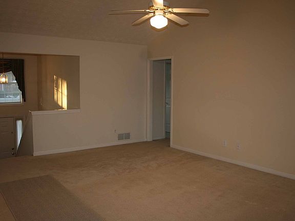 Living area with ceiling fan