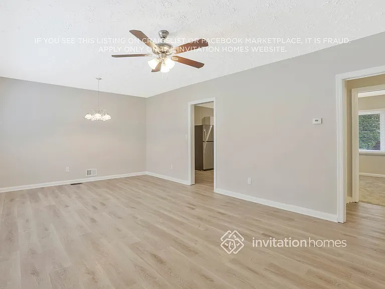 1958 Laurel Ln — Photo 6