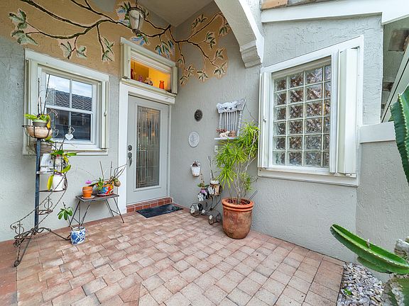 3rd image of 7314 Granville Avenue