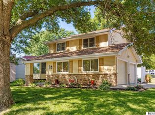 14704 Arbor St, Omaha, NE 68144